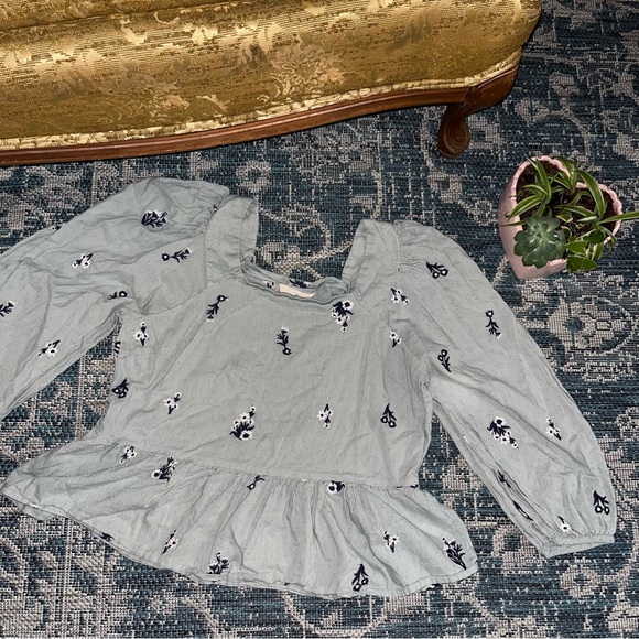 •Universal Threads• Floral Embroidered Blouse - Picture 1 of 3
